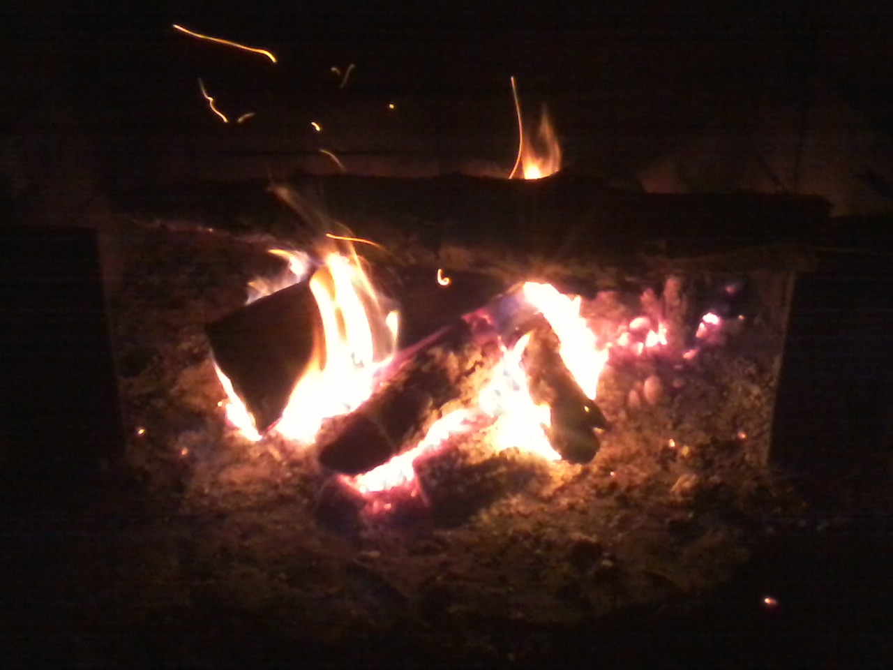 campfire_yule_log